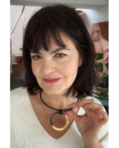 Collar cuerno oro